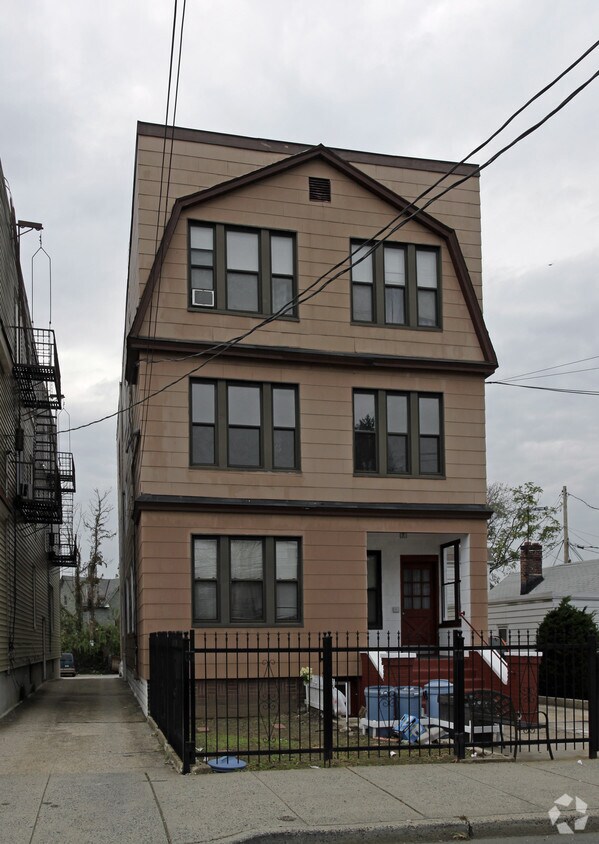 Foto del edificio - 313 Old Bergen Rd