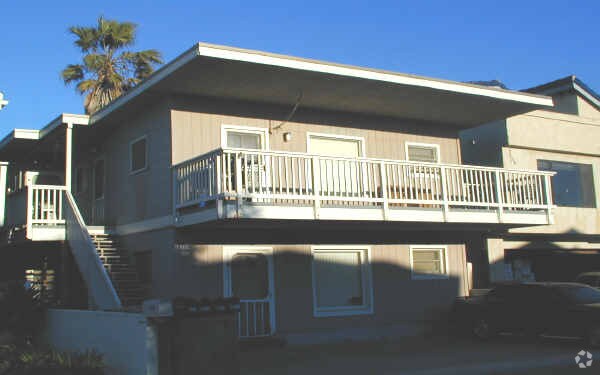 Building Photo - 4PLEX AT HOLLYWOOD BEACH IN OXNARD