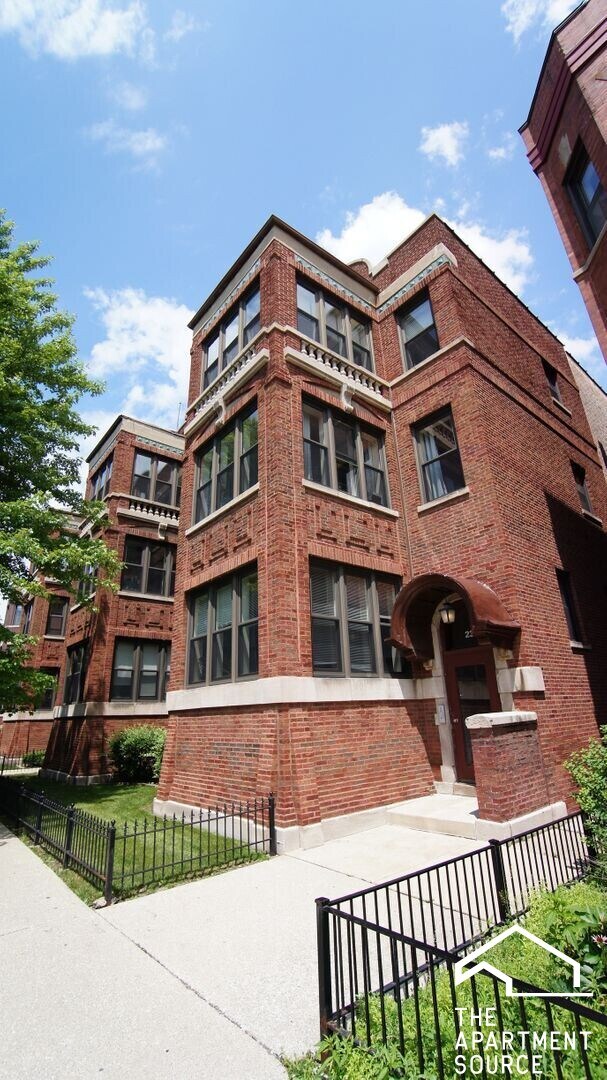 Foto del edificio - 2323 N Kedzie Blvd