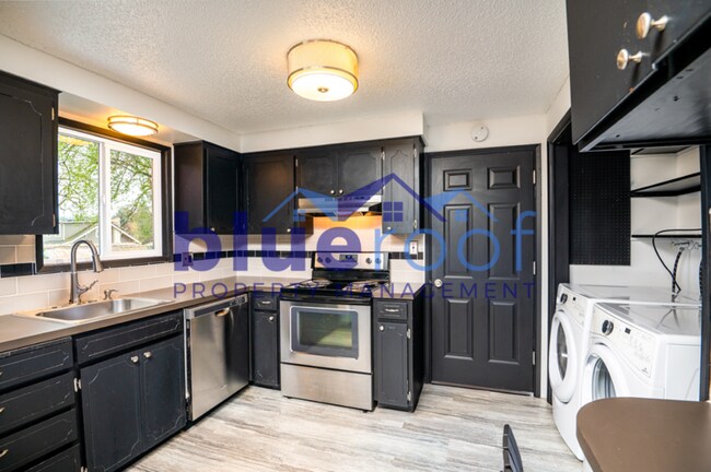 Photo - 15010 SE Linden Ln House