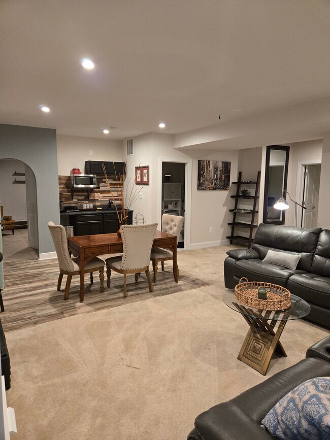 Foto del edificio - 10604 McCormick Farm Dr