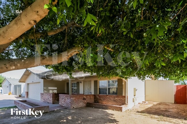 Building Photo - 1170 W Nopal Pl