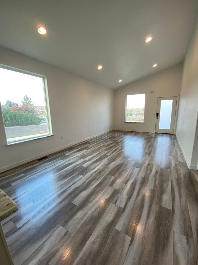 Building Photo - Nearly new 2 bedroom with garage