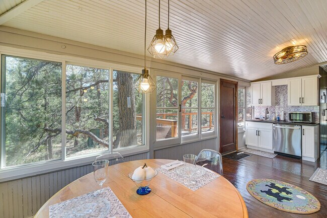 Foto del edificio - 28548 Park Ave