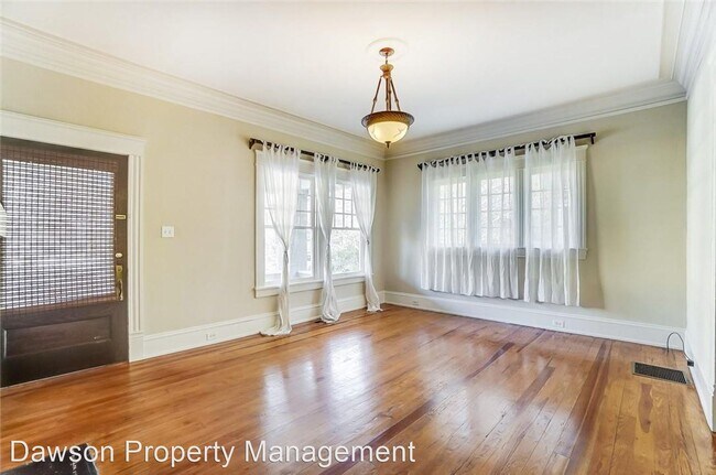 Building Photo - 3 br, 2 bath House - 1714 E. 8th Street