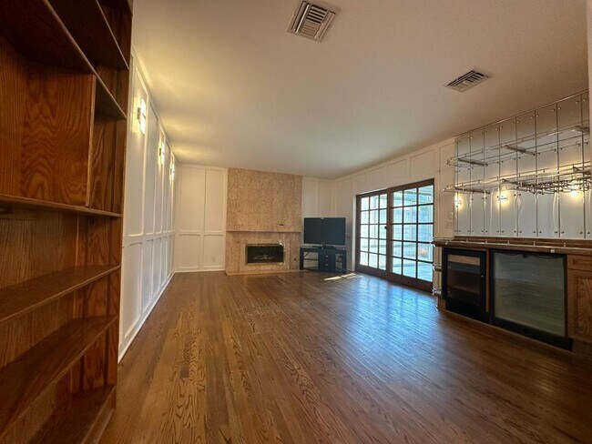Foto del edificio - 13024 Bloomfield St
