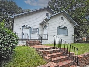 Building Photo - 1111 Lawton Pl SW
