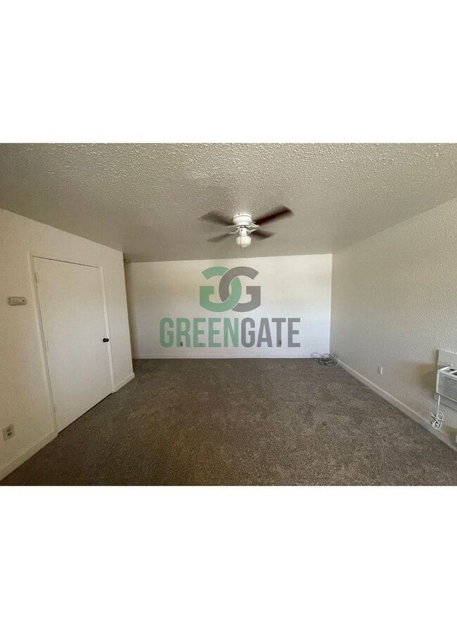Foto del edificio - 3204 Atchison St