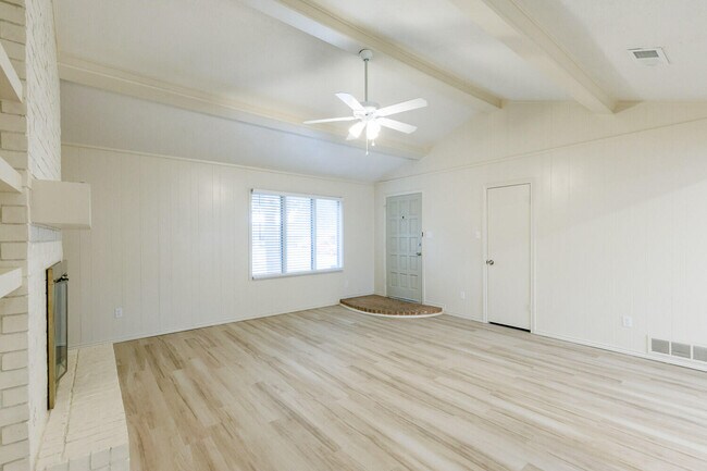 Building Photo - 4407 75th Dr