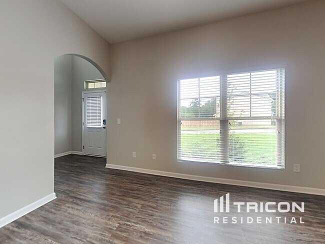Foto del edificio - 347 Hawthorn Dr