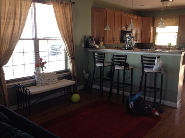 Breakfast Bar - 700 Beech Ct