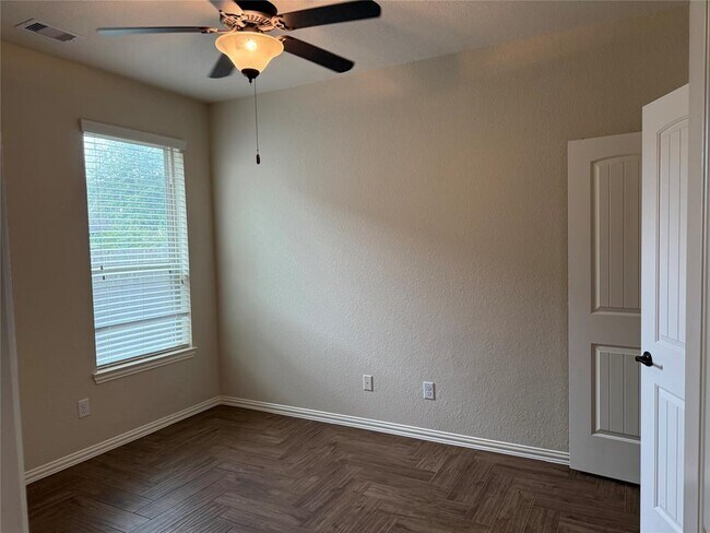 Foto del edificio - 9419 Hawks Harbor Ct