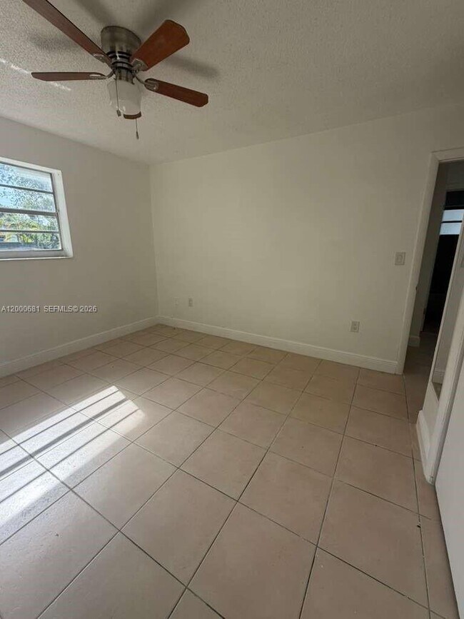 Foto del edificio - 18416 NE 24th Ct