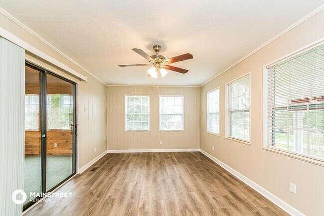 Foto del edificio - 212 Meadowview Dr