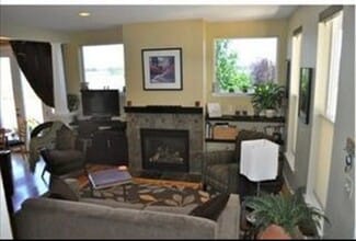 Building Photo - 454 N Finch Ave