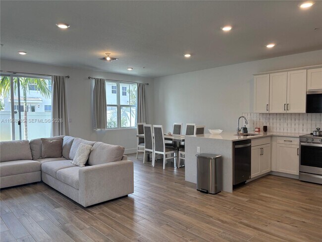 Foto del edificio - 146 SW 170th Ave