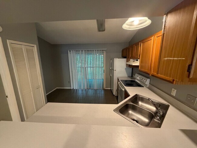 Foto del edificio - 5429 Lake Margaret Dr