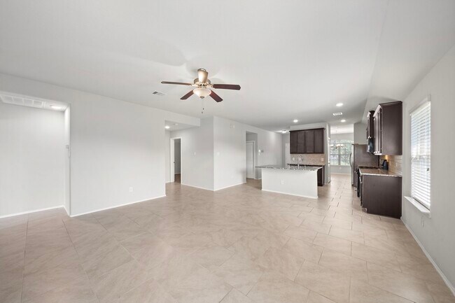 Foto del edificio - 23703 Giardini Dr