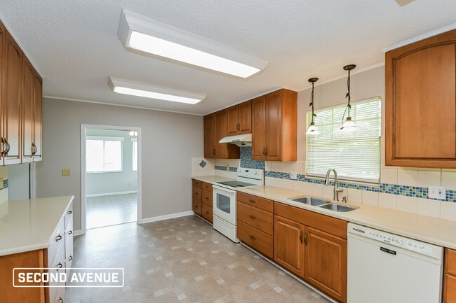 Building Photo - 1512 Rebecca Dr