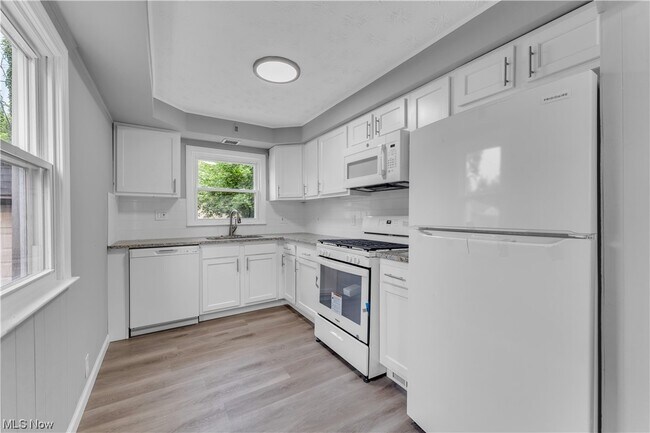 Foto del edificio - 3318 W 90th St