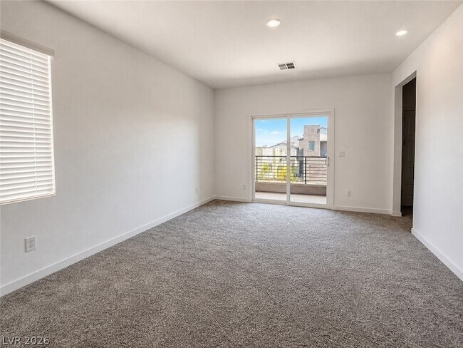 Foto del edificio - 109 Cameron Chase Ave
