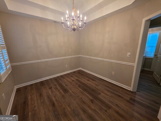 Foto del edificio - 120 Cloverwood Dr