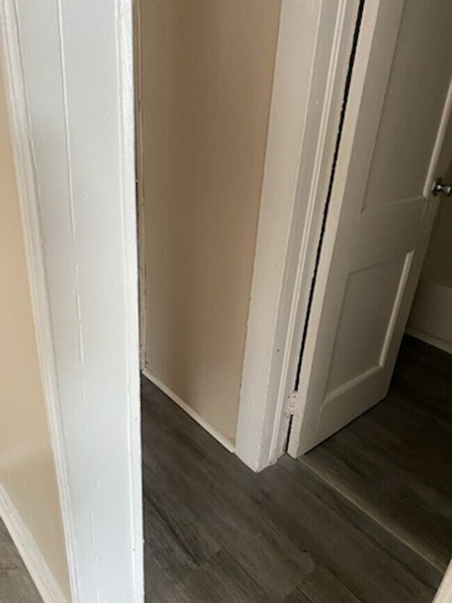 Building Photo - Two bedroom - One bath home