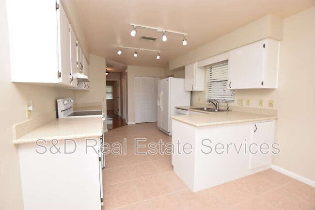 Building Photo - 2210 Harbor Town Ln