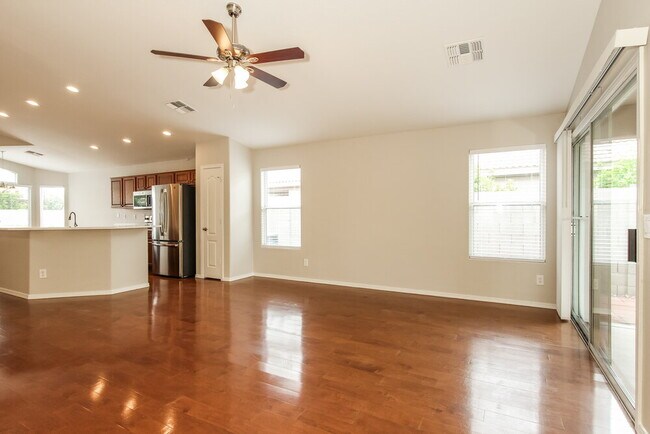 Foto del edificio - 8459 W Ross Ave