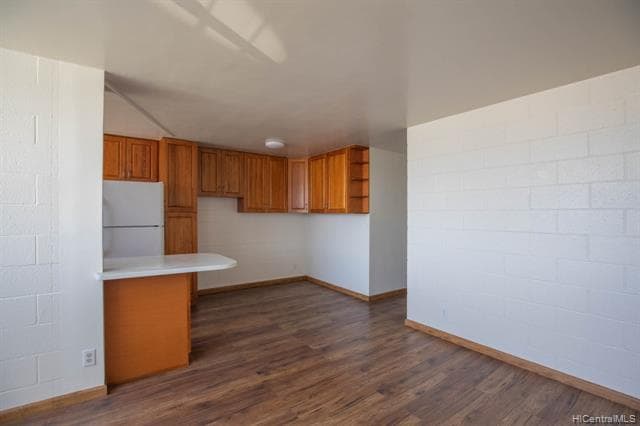 Building Photo - 1555 Pohaku St