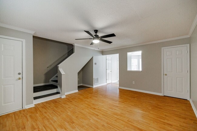 Foto del edificio - 215 Jennings Mill Rd