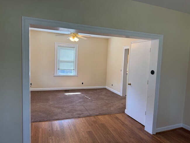 Building Photo - 412 Rose Hill Ave