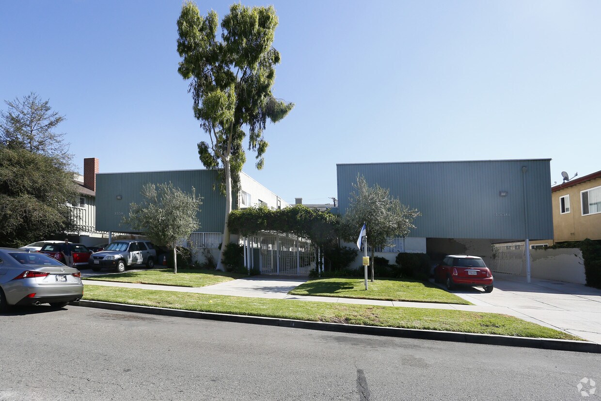 Foto del edificio - 3550-3556 Jasmine Ave