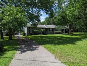 Building Photo - 725 Adkisson Ln