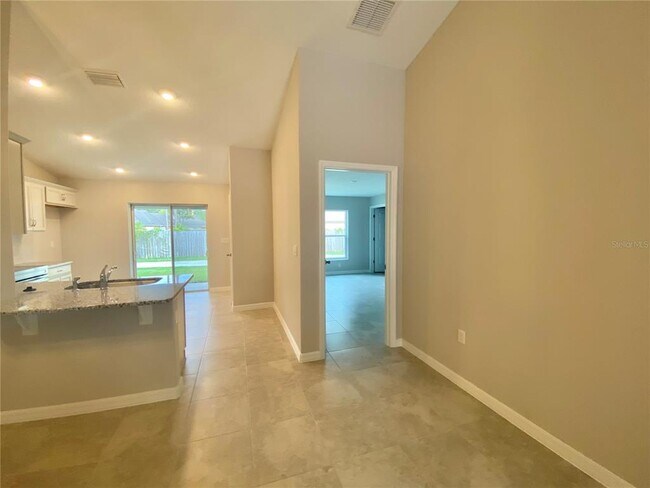 Building Photo - 49 Wellwater Dr