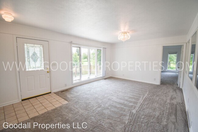 Building Photo - 3 br, 3.5 bath House - 175 SE Westown Pkwy