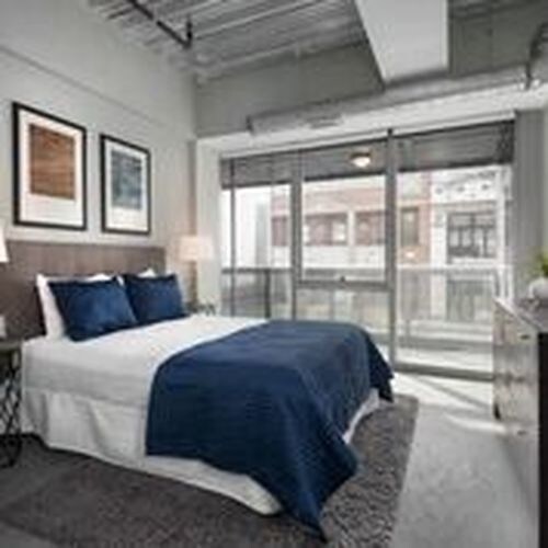 Foto principal - 1200 N Milwaukee Ave