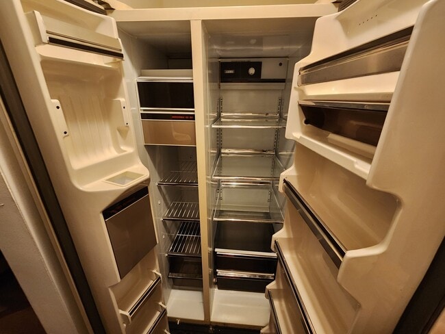 Foto del edificio - 497 E Main St