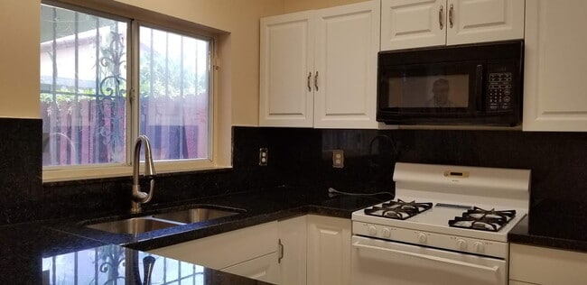 Foto del edificio - 9362 NW 121st St