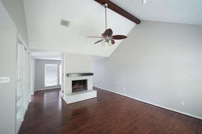 Building Photo - 5002 Stanhope Dr