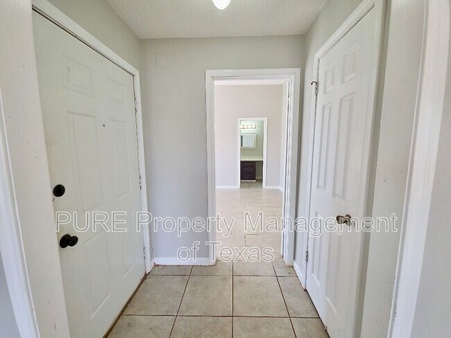 Building Photo - 1081 Private Rd 7023