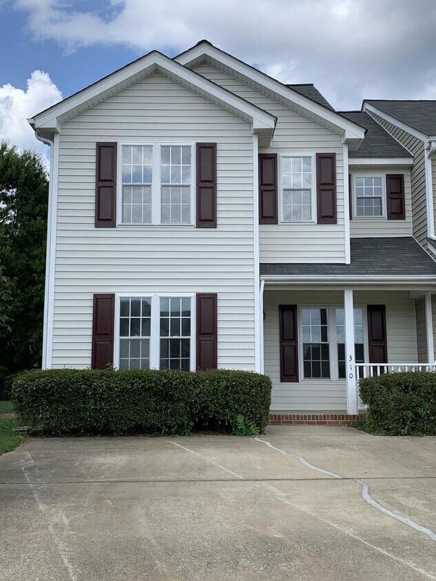 310 Center Heights Ct, Apex, NC 27502 Townhome Rentals in Apex NC