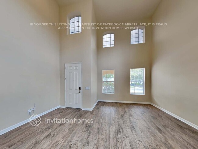 Foto del edificio - 8735 McCormack McRae Way