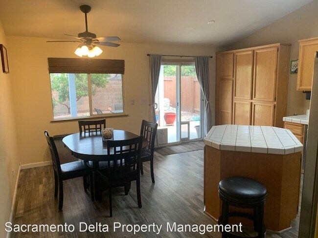 Foto del edificio - 3 br, 2 bath House - 1465 Larkflower Way