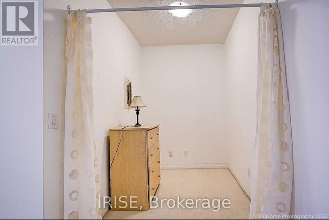 Building Photo - 225 Webb Dr