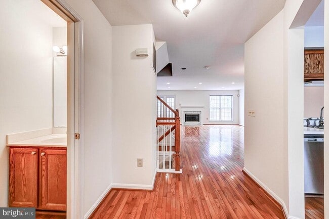 Building Photo - 11919 Thurloe Dr