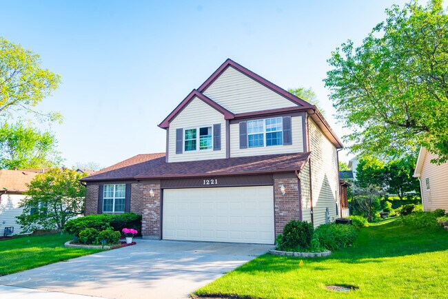 Building Photo - 1221 Goldenrod Ln