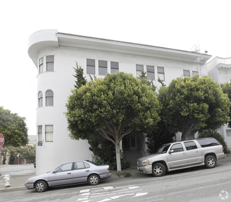 Building Photo - 2754 Pierce St