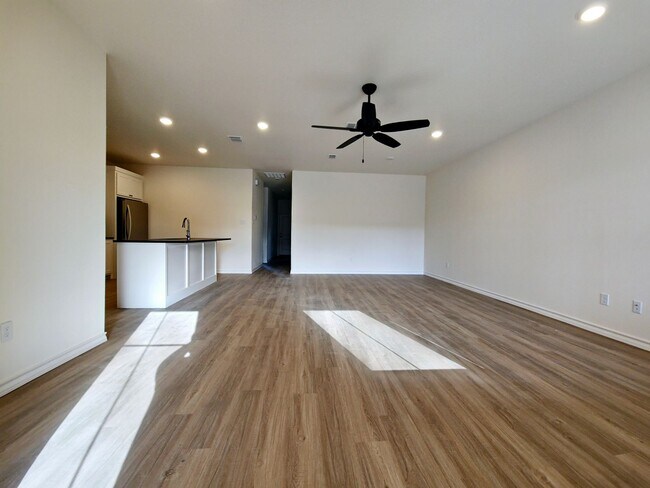 Building Photo - Brand New 2 Bedroom Townhome in Escondido ...