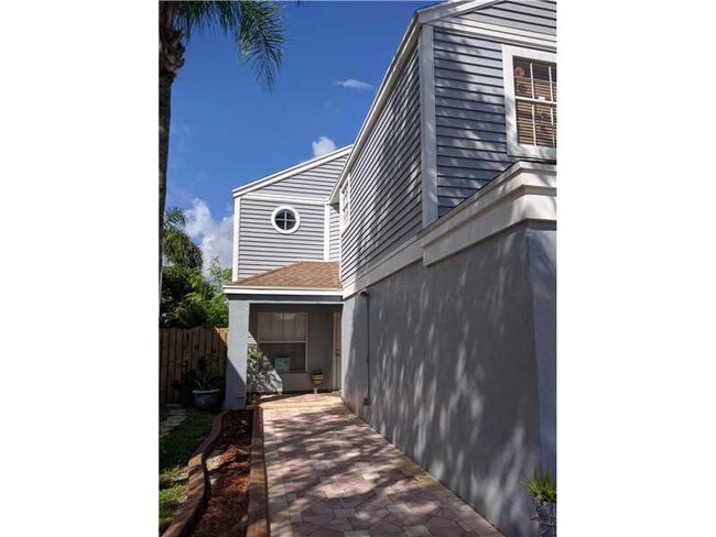 Foto del edificio - 221 SW 159th Way